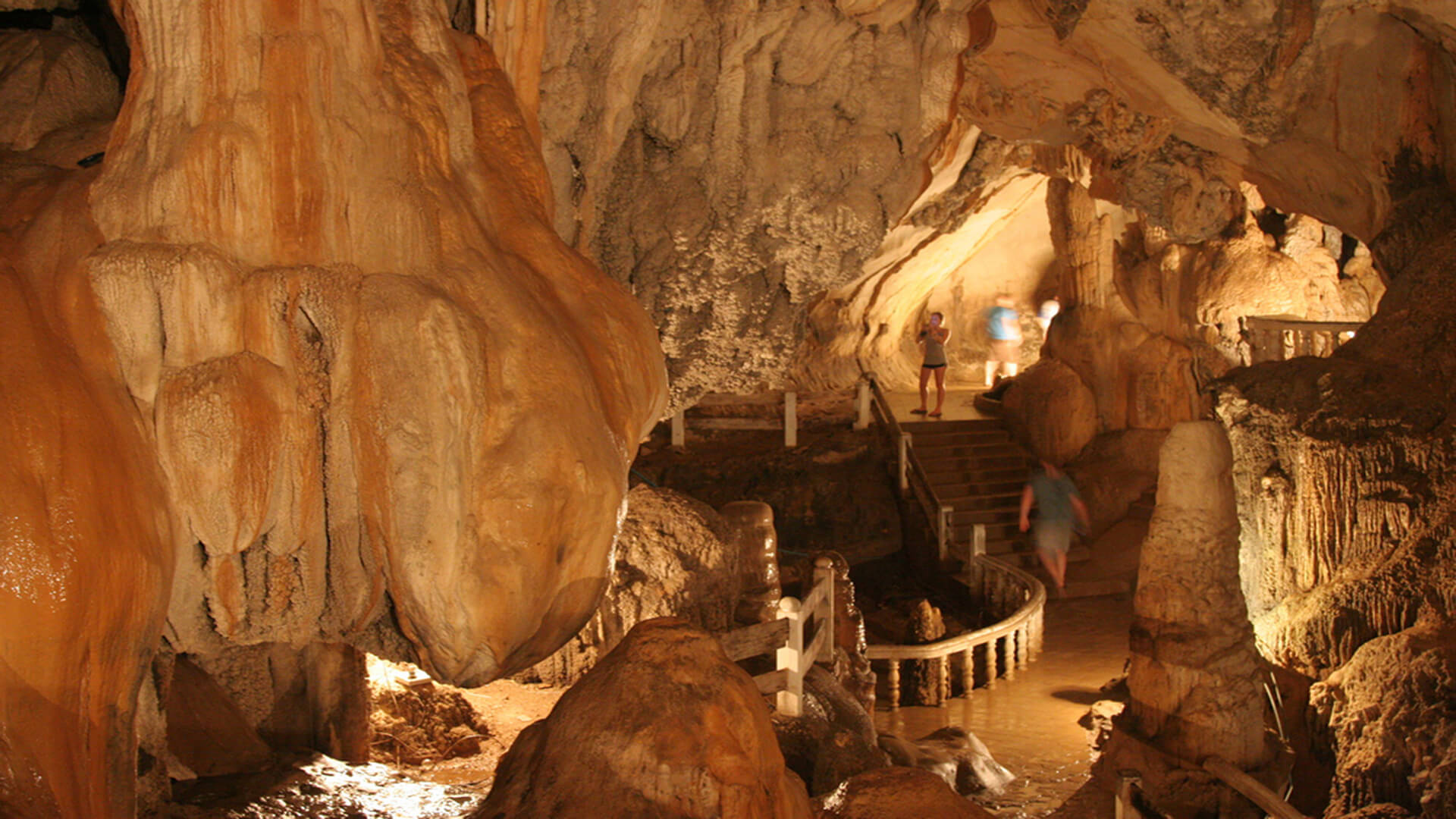 Tham-Chang-Cave-in-Vang-Vieng